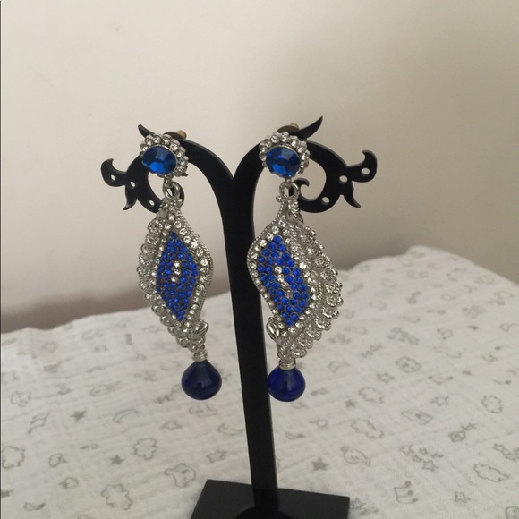 Earrings - Picture 3 of 5